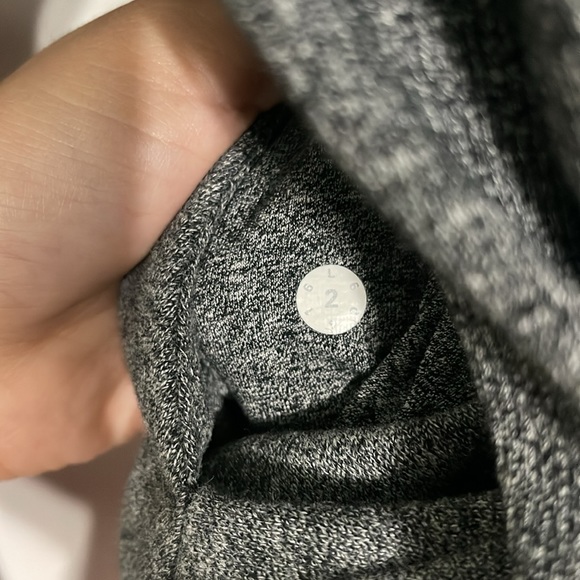 Lululemon scuba Jacket Size 2 - Picture 6 of 6